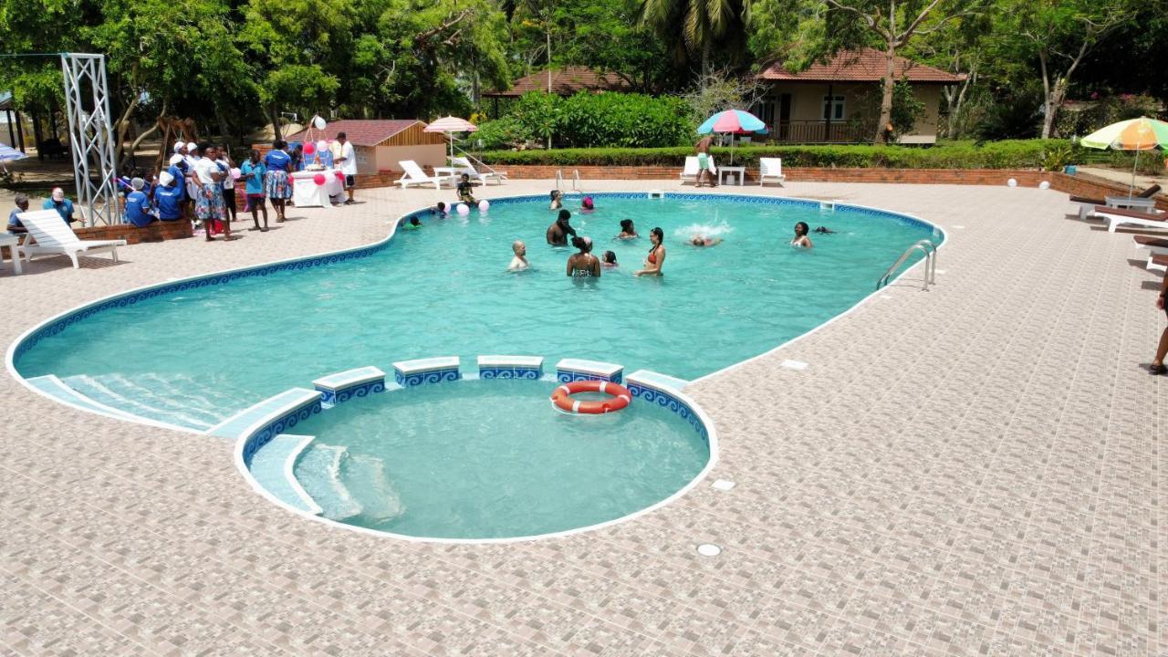 Charlestina Beach Resort Ampeni Zewnętrze zdjęcie