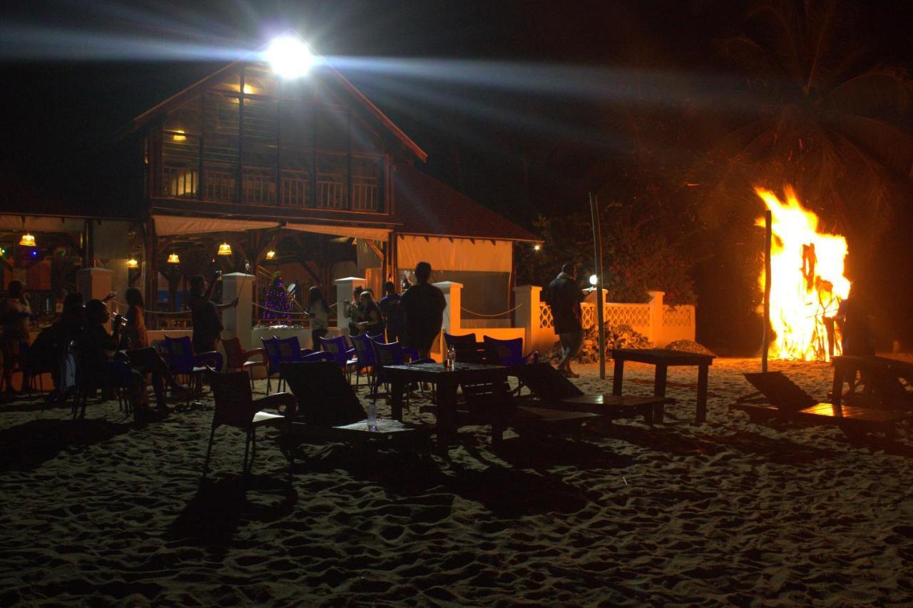 Charlestina Beach Resort Ampeni Zewnętrze zdjęcie