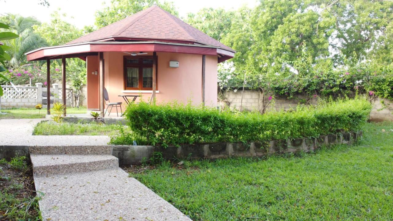 Charlestina Beach Resort Ampeni Zewnętrze zdjęcie
