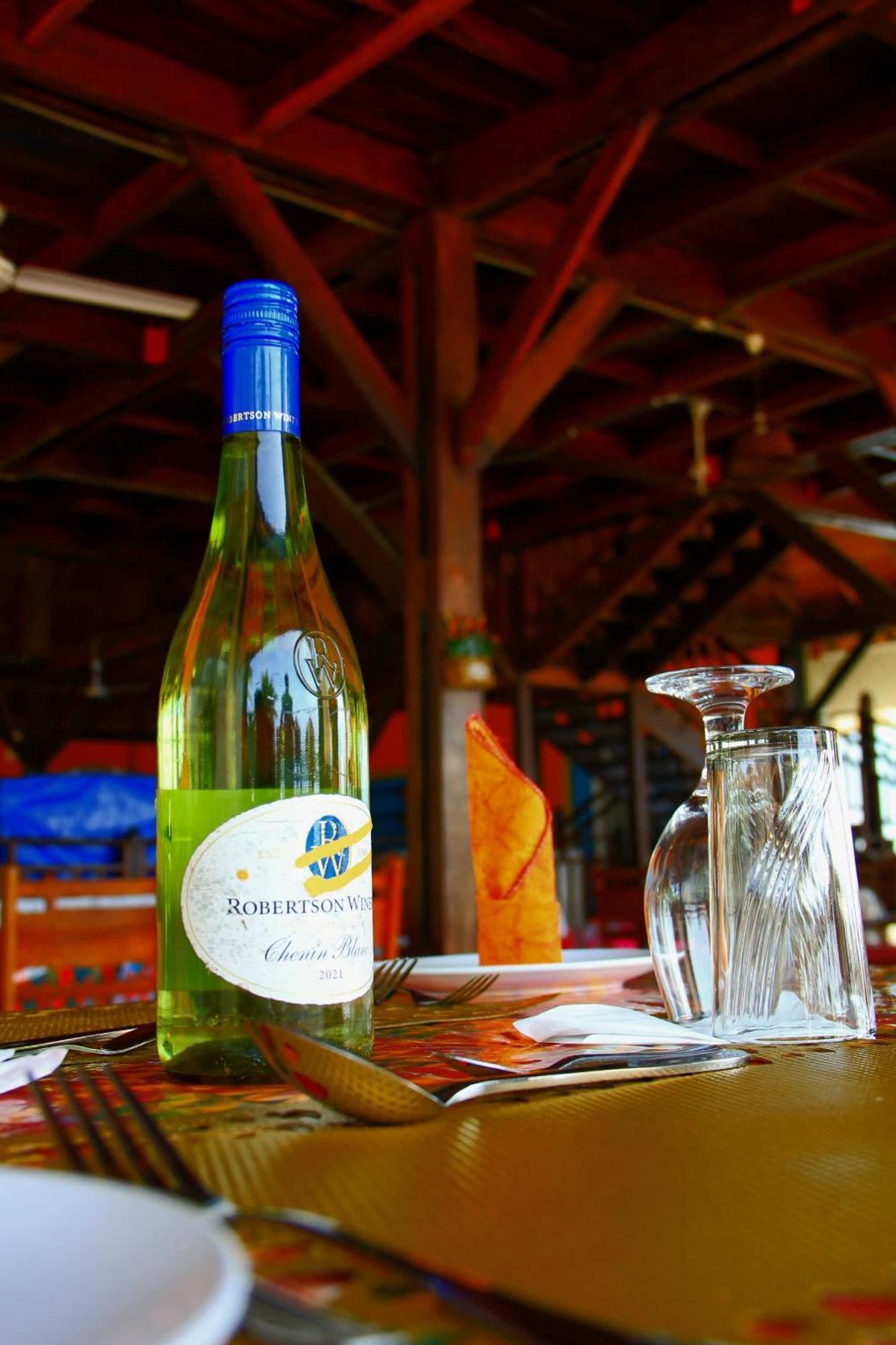 Charlestina Beach Resort Ampeni Zewnętrze zdjęcie