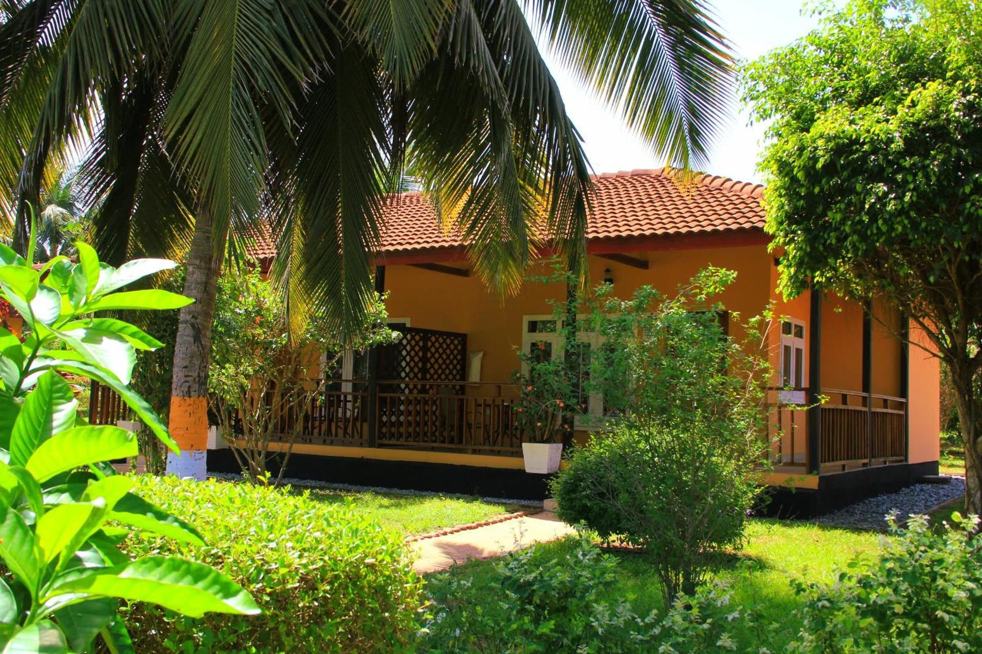 Charlestina Beach Resort Ampeni Zewnętrze zdjęcie