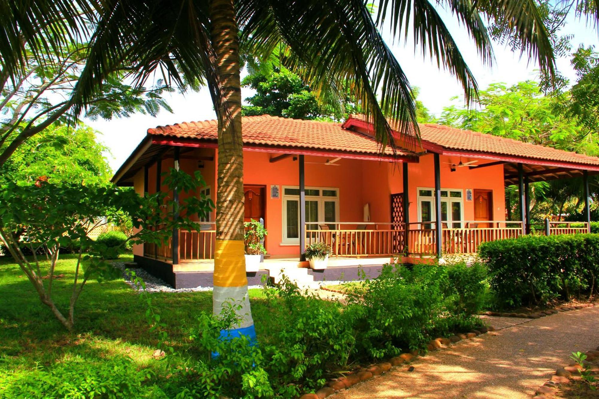 Charlestina Beach Resort Ampeni Zewnętrze zdjęcie